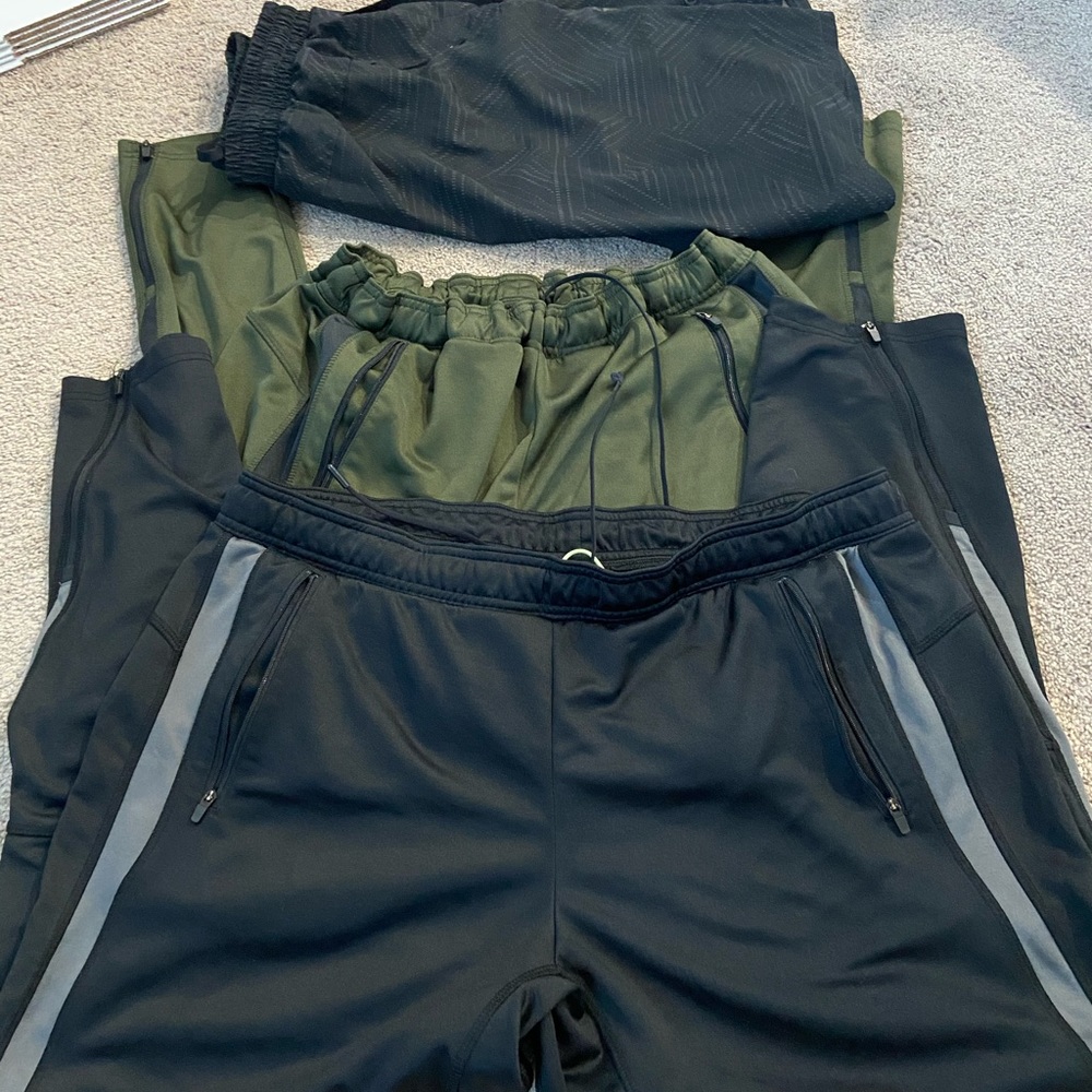 Bundle of workout pants & shorts XL Champion